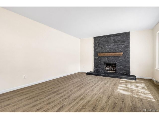 1231 S Yosemite Way 71, Denver, CO 80247