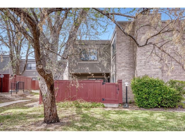 1231 S Yosemite Way 71, Denver, CO 80247