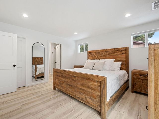 4756 Shasta Way, Klamath Falls, OR 97603