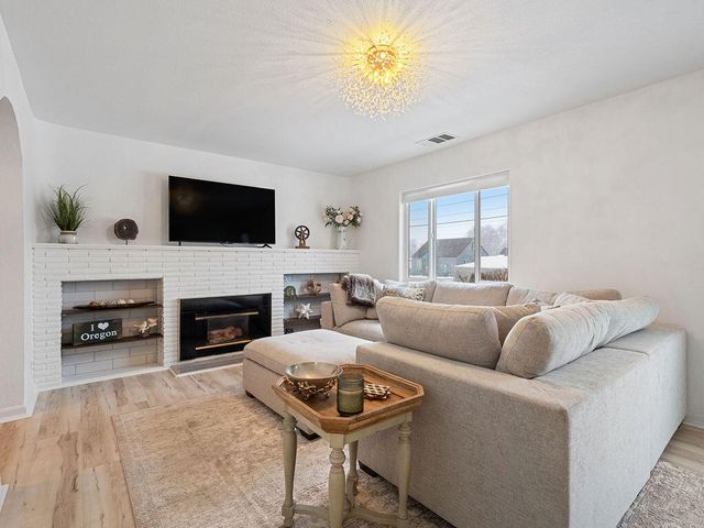 4756 Shasta Way, Klamath Falls, OR 97603