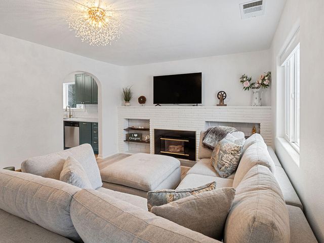 4756 Shasta Way, Klamath Falls, OR 97603