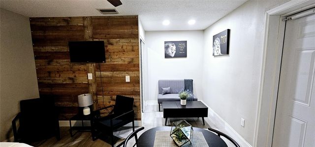 8734 OSAGE DRIVE, Tampa, FL 33634