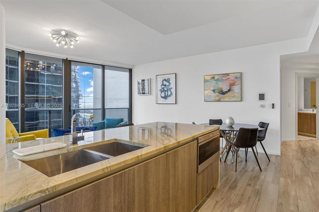 801 S Miami Ave 4205, Miami, FL 33130