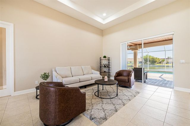 613 SE 4TH PLACE, Cape Coral, FL 33990