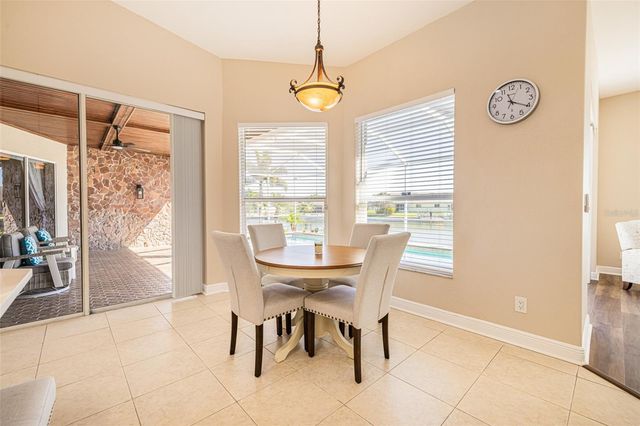 613 SE 4TH PLACE, Cape Coral, FL 33990