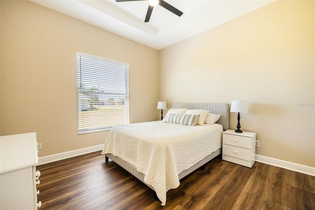 613 SE 4TH PLACE, Cape Coral, FL 33990