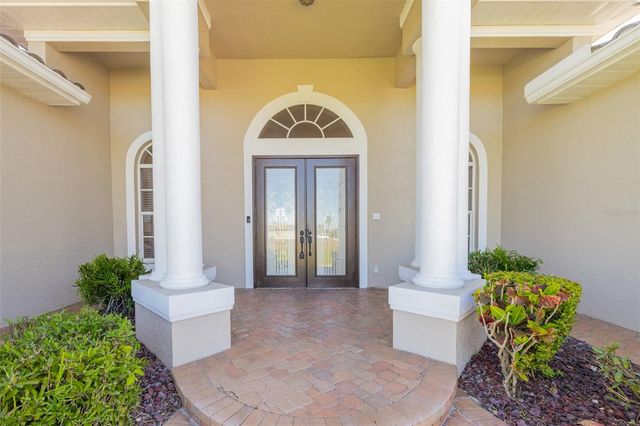 613 SE 4TH PLACE, Cape Coral, FL 33990