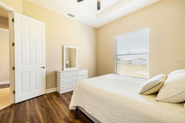 613 SE 4TH PLACE, Cape Coral, FL 33990