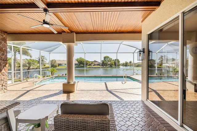 613 SE 4TH PLACE, Cape Coral, FL 33990