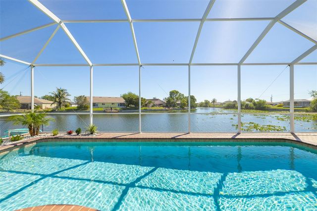 613 SE 4TH PLACE, Cape Coral, FL 33990