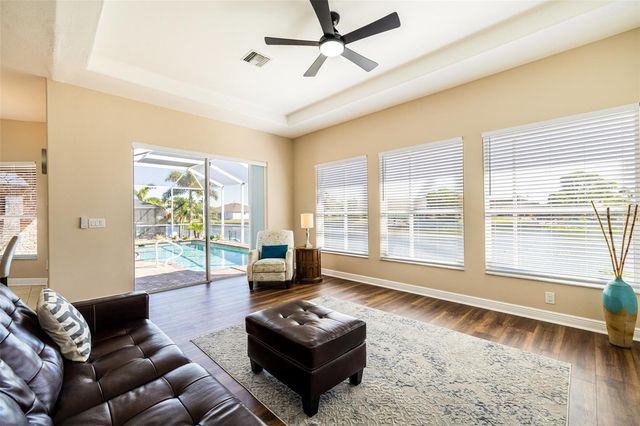 613 SE 4TH PLACE, Cape Coral, FL 33990