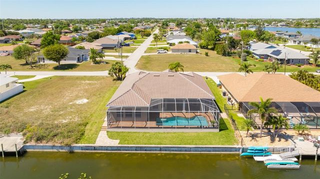 613 SE 4TH PLACE, Cape Coral, FL 33990