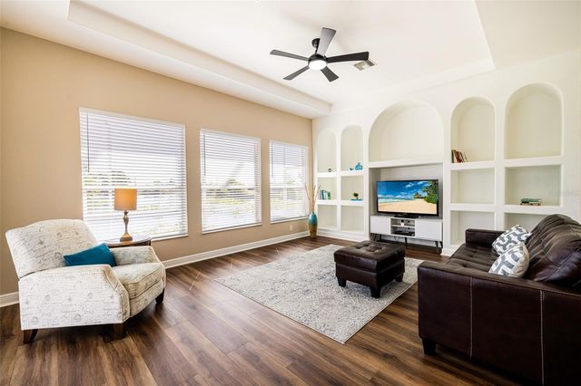 613 SE 4TH PLACE, Cape Coral, FL 33990