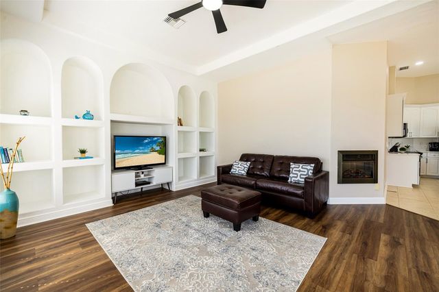 613 SE 4TH PLACE, Cape Coral, FL 33990