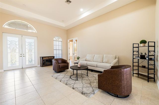 613 SE 4TH PLACE, Cape Coral, FL 33990