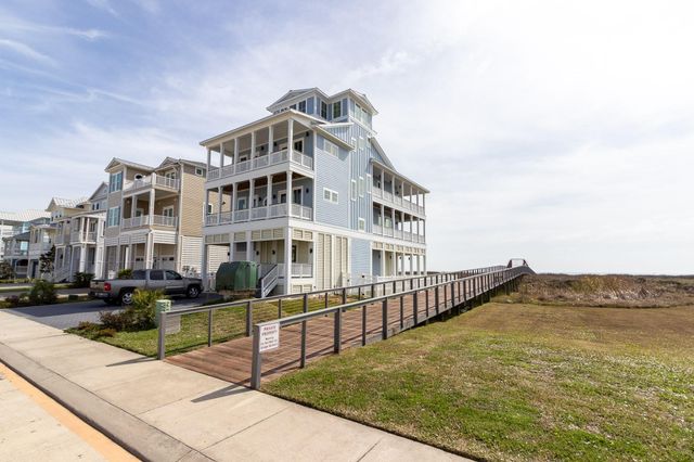 24 Grand Beach Boulevard, Galveston, TX 77550