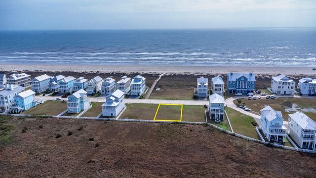 24 Grand Beach Boulevard, Galveston, TX 77550