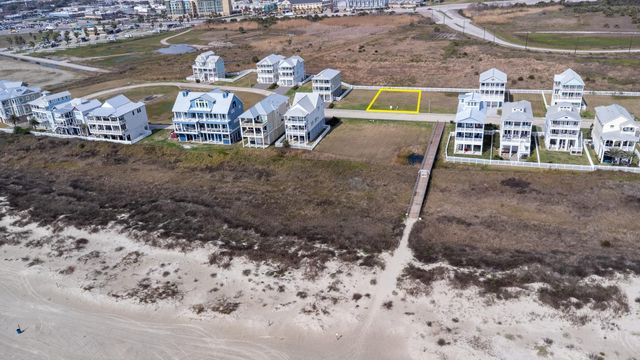 24 Grand Beach Boulevard, Galveston, TX 77550