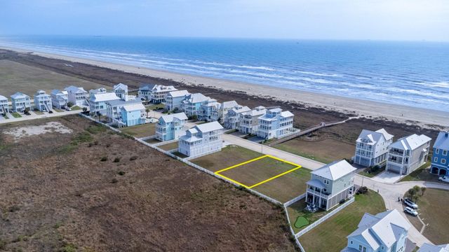 24 Grand Beach Boulevard, Galveston, TX 77550