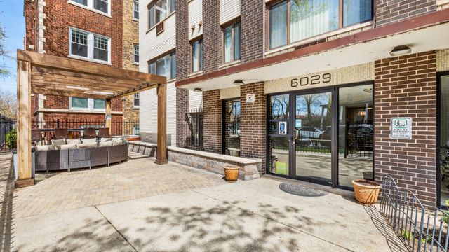 6021 N Winthrop Avenue 401, Chicago, IL 60660