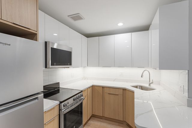 6021 N Winthrop Avenue 401, Chicago, IL 60660