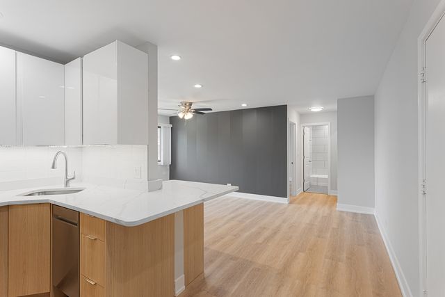 6021 N Winthrop Avenue 401, Chicago, IL 60660