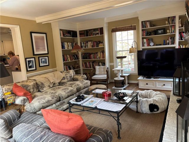 813 Chancy Lane, Winston-salem, NC 27104