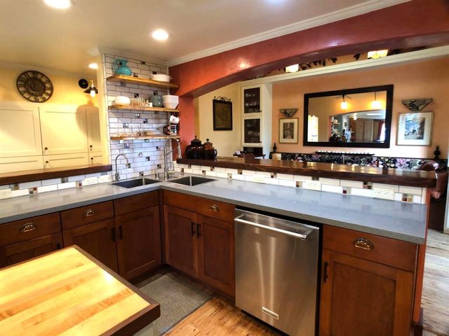 126 Center St, Jackson, CA 95642