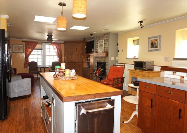 126 Center St, Jackson, CA 95642