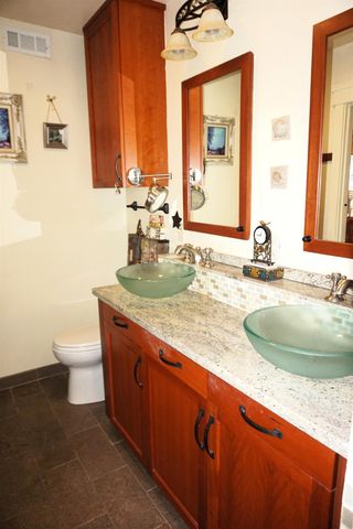 126 Center St, Jackson, CA 95642