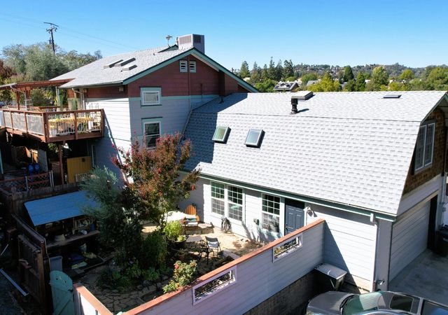 126 Center St, Jackson, CA 95642