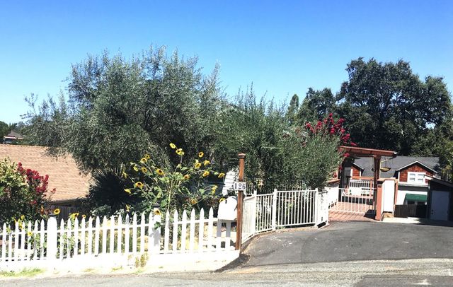 126 Center St, Jackson, CA 95642