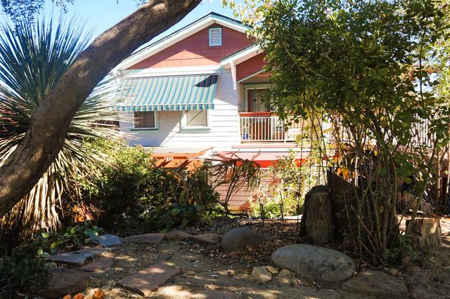 126 Center St, Jackson, CA 95642