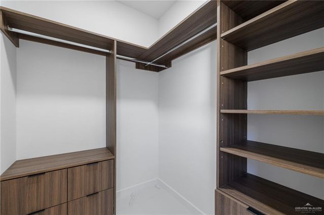 2705 E Pecos Road, Edinburg, TX 78542