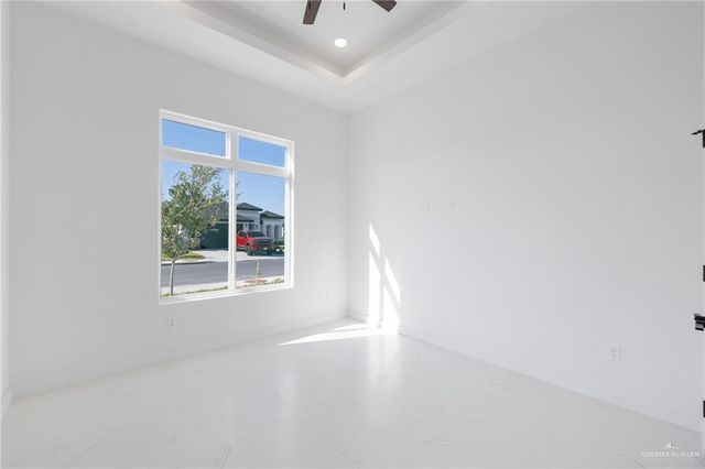 2705 E Pecos Road, Edinburg, TX 78542