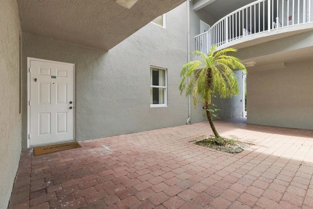 2007 SHOMA Drive 2007, Royal Palm Beach, FL 33414