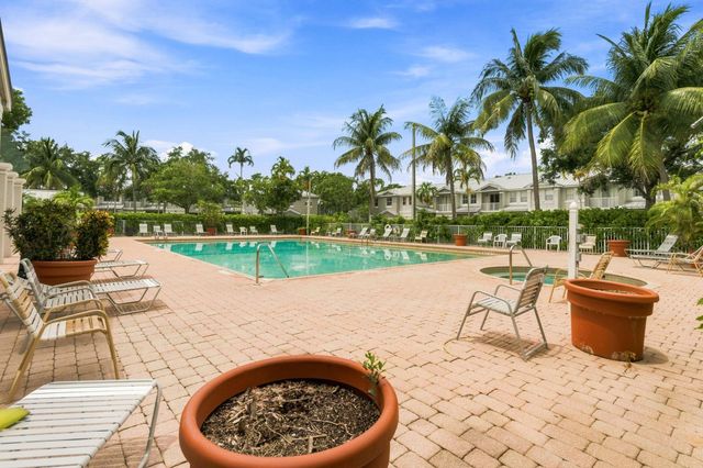 2007 SHOMA Drive 2007, Royal Palm Beach, FL 33414