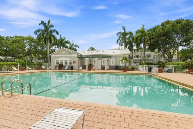2007 SHOMA Drive 2007, Royal Palm Beach, FL 33414
