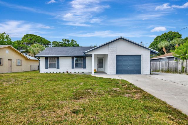 717 Holly Avenue, Fort Pierce, FL 34982
