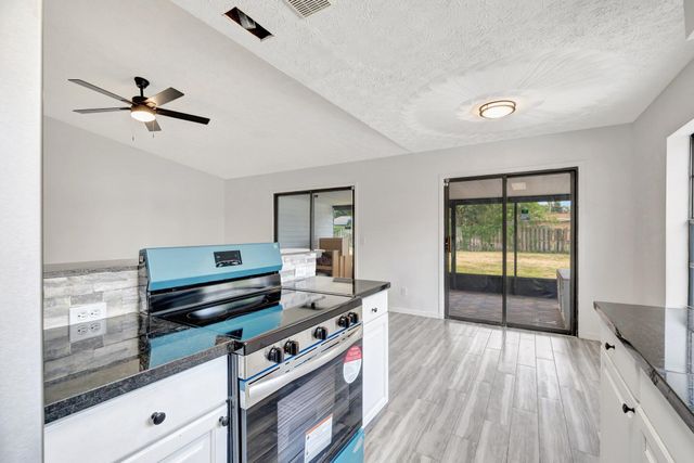 717 Holly Avenue, Fort Pierce, FL 34982