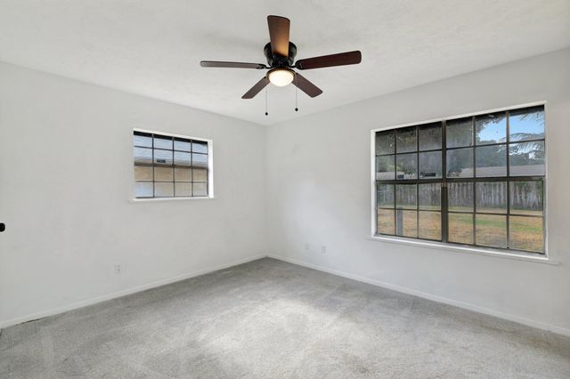 717 Holly Avenue, Fort Pierce, FL 34982