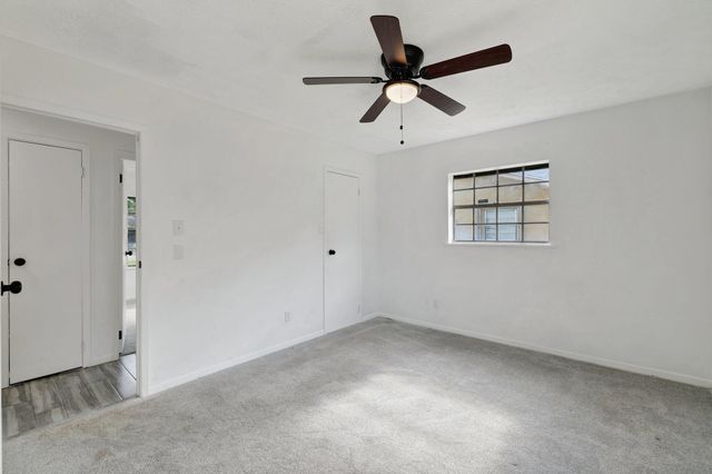 717 Holly Avenue, Fort Pierce, FL 34982