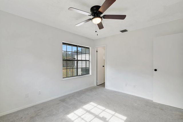 717 Holly Avenue, Fort Pierce, FL 34982