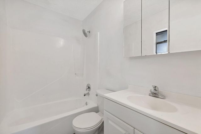 717 Holly Avenue, Fort Pierce, FL 34982