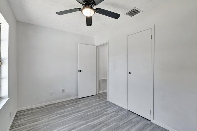 717 Holly Avenue, Fort Pierce, FL 34982