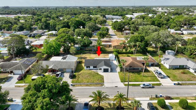 717 Holly Avenue, Fort Pierce, FL 34982