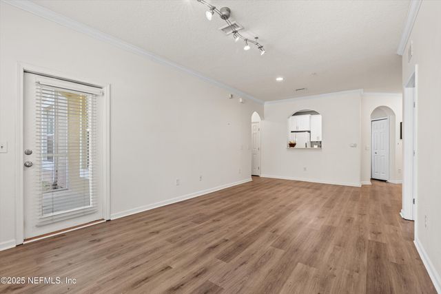 7801 POINT MEADOWS Drive 6104, Jacksonville, FL 32256