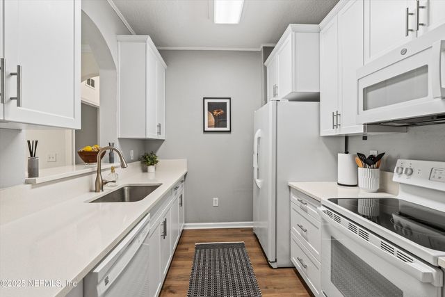 7801 POINT MEADOWS Drive 6104, Jacksonville, FL 32256