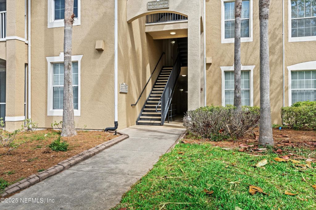 7801 POINT MEADOWS Drive 6104, Jacksonville, FL 32256