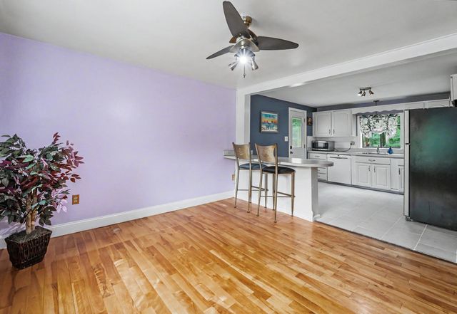 6 Colleen Road, Nashua, NH 03062